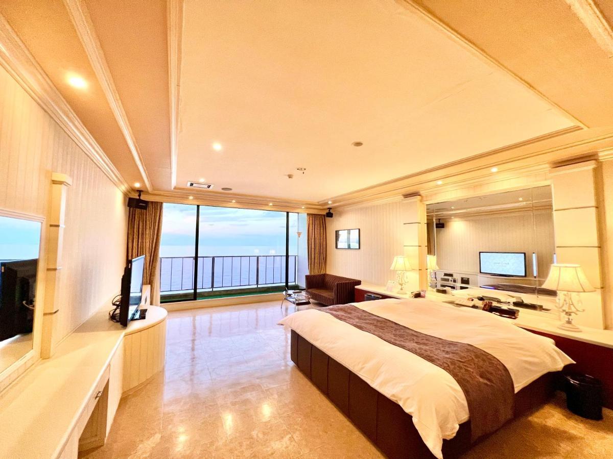 Sky Bali Style Beppu, Resort Love Hotel Buitenkant foto