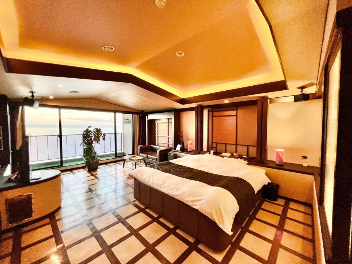 Sky Bali Style Beppu, Resort Love Hotel Buitenkant foto